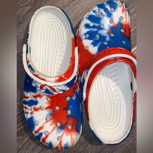 Tie-dye Crocs : women’s size 8 ♡.